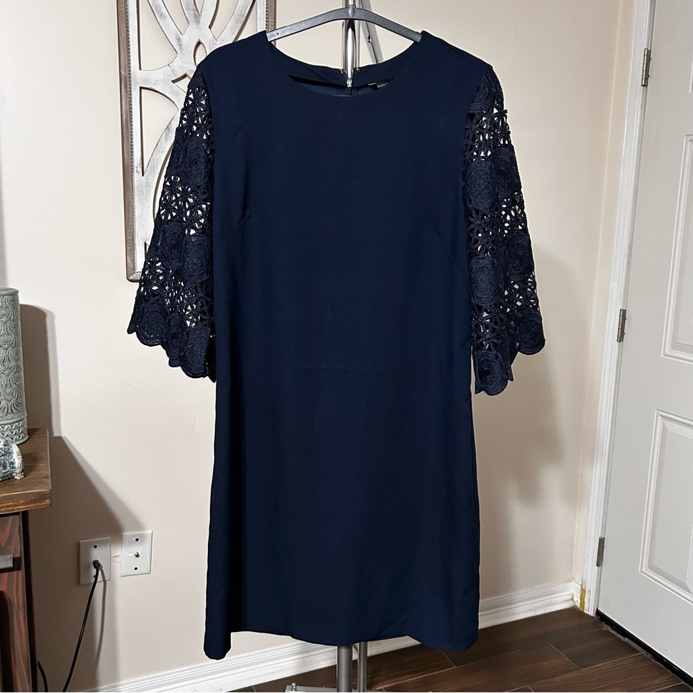 Banana Republic Navy Blue Shift Dress 8 Crochet Lace Bell Sleeves‎